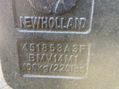 16x New Holland 100kg front weights, C/W NH T8.420 front weight frame, front hitch