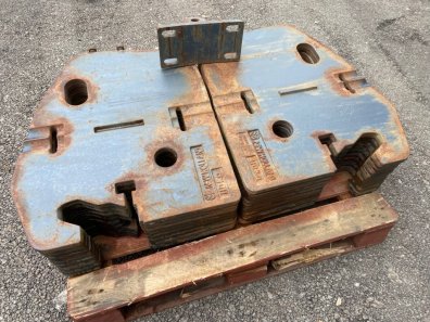 16x New Holland 8000 series 110kg front weights, C/W front hitch