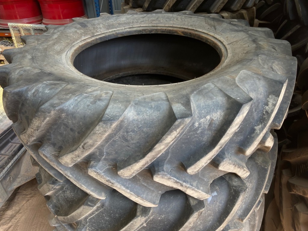 2x 20.8/38 Taurus tyres 80%
