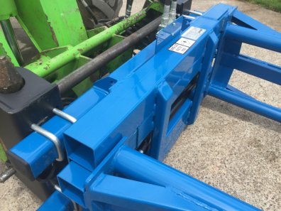 Albutt F450 bale handler, new, bolt on pin and cone hooks