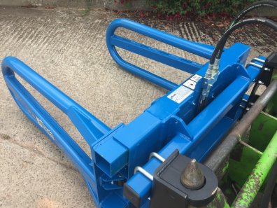Albutt F450 bale handler, new, bolt on pin and cone hooks