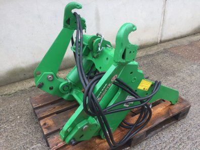Zuidberg 3.5 ton front linkage, as new, this linkage has had very little use, to fit 4 cylinder John deere tractors