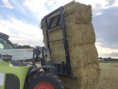 Quicke bale grab XL plus, Ex demo, Bolt on kramer/Claas scorpion hooks, top grab, adjustable height, hinged floating base with fold down legs, 2x base tines + 2x side tines
