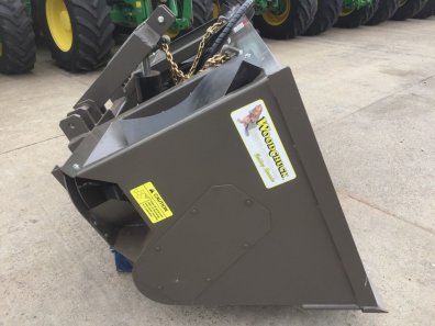 new Woodchuck 80 ST1 bedding dispenser, 1 cube capacity, left/right hand discharge, 3 point linkage system with tipping ram