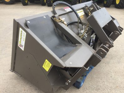 new Woodchuck 80 ST1 bedding dispenser, 1 cube capacity, left/right hand discharge, 3 point linkage system with tipping ram