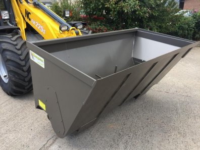 new Woodchuck 80 STL1.5 bedding dispenser, 1.5 cube capacity, High speed spinning discs, left/right hand discharge, telehander bracket ready