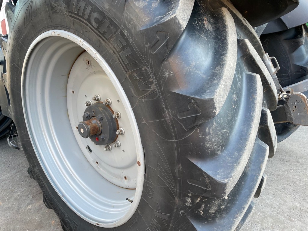 2x 710/60/42 + 2x 600/60/30 75% Michelin tyres fitted to Massey Ferguson wheels