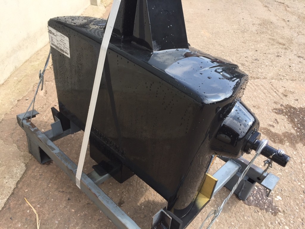 Quicke 600kg weight block, three point linkage mounted, finished in black