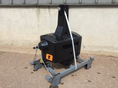 Quicke 600kg weight block, three point linkage mounted, finished in black
