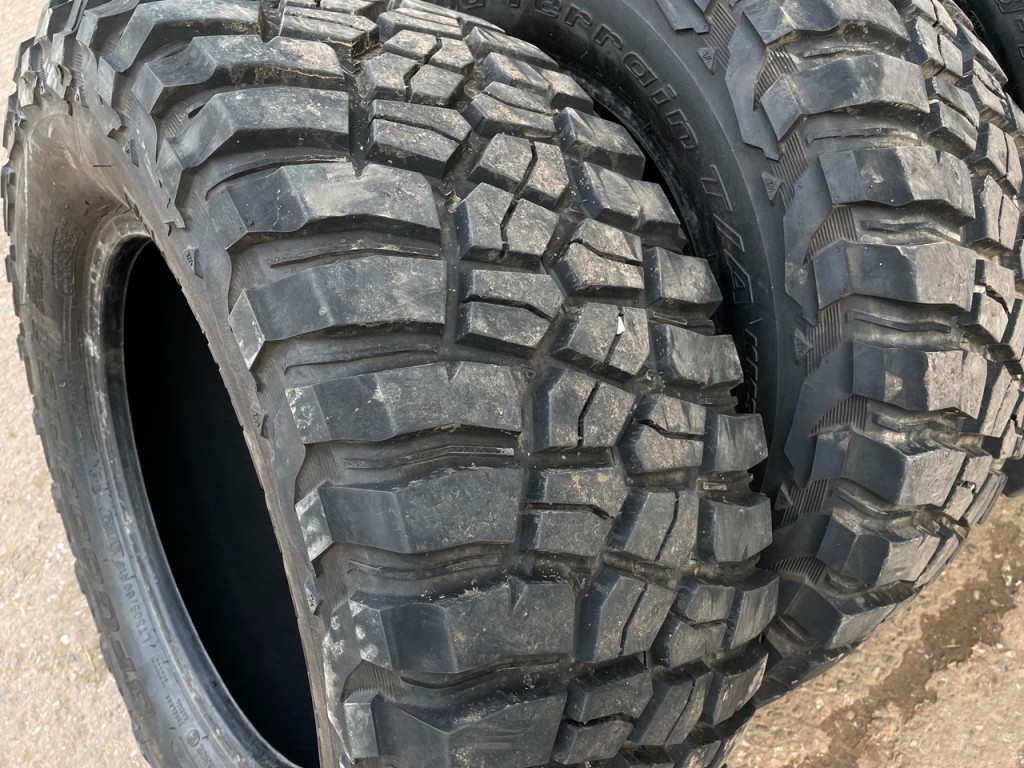 4x BF Goodrich Mud-Terrian 305/60/18 tyres, 90%