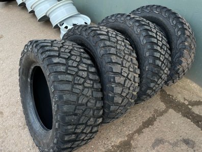 4x BF Goodrich Mud-Terrian 305/60/18 tyres, 90%