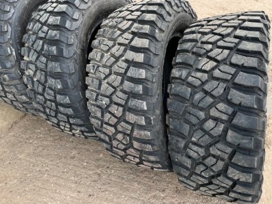 4x BF Goodrich Mud-Terrian 305/60/18 tyres, 90%