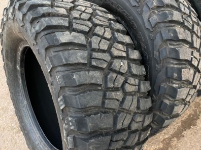 4x BF Goodrich Mud-Terrian 305/60/18 tyres, 90%
