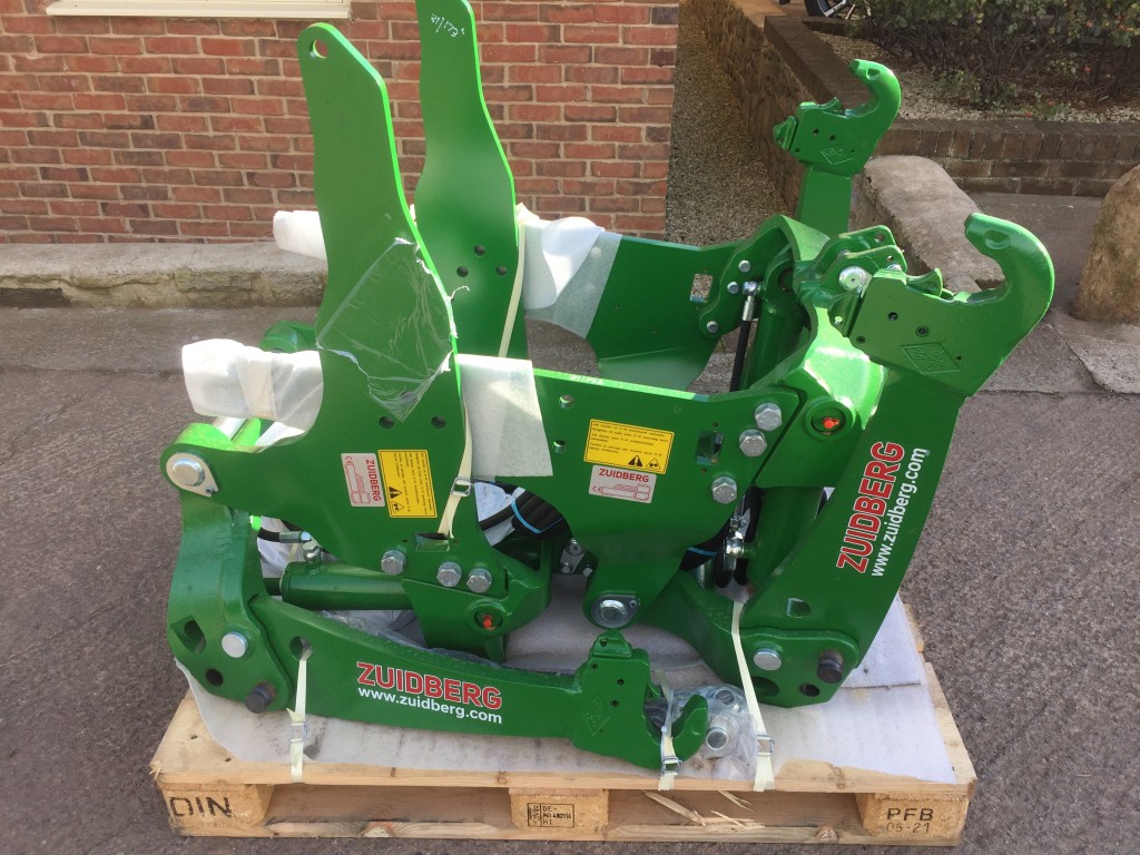 Zuidberg front linkage to fit 6130/6215 M/R tractors, new, 3.5 ton lift