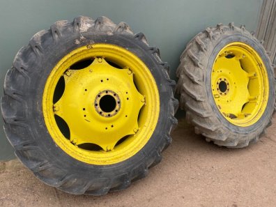 2x 13.6/38 Pirelli tyres fitted to JD 2850 wheels