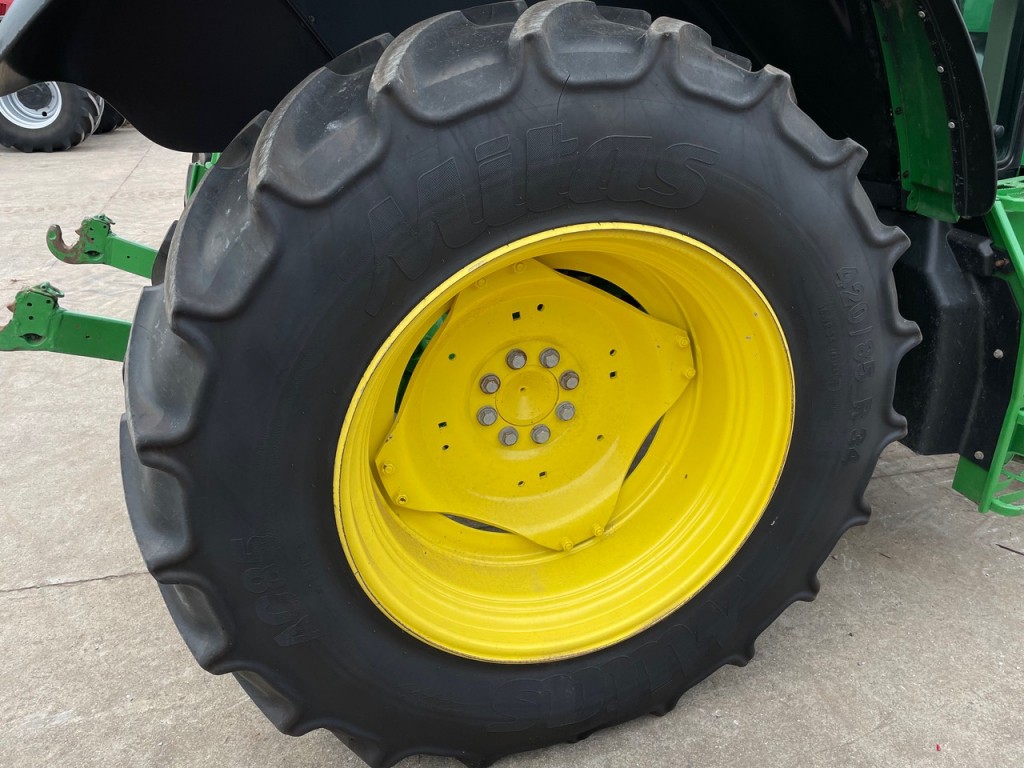 2x 16.9/34 + 2x 13.6/24 50-60% Mitas tyres fitted to John Deere rims