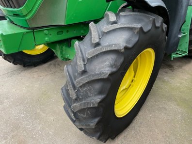 2x 16.9/34 + 2x 13.6/24 50-60% Mitas tyres fitted to John Deere rims