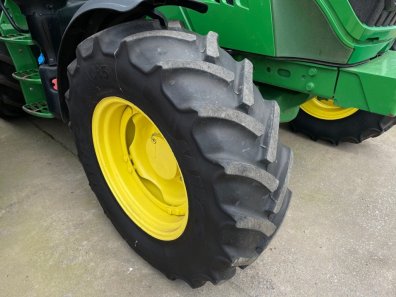 2x 16.9/34 + 2x 13.6/24 50-60% Mitas tyres fitted to John Deere rims