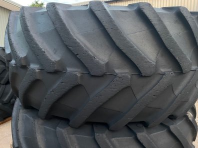 2x 900/65/46 + 2x 710/60/38 Trelleborg tyres, 35-40%