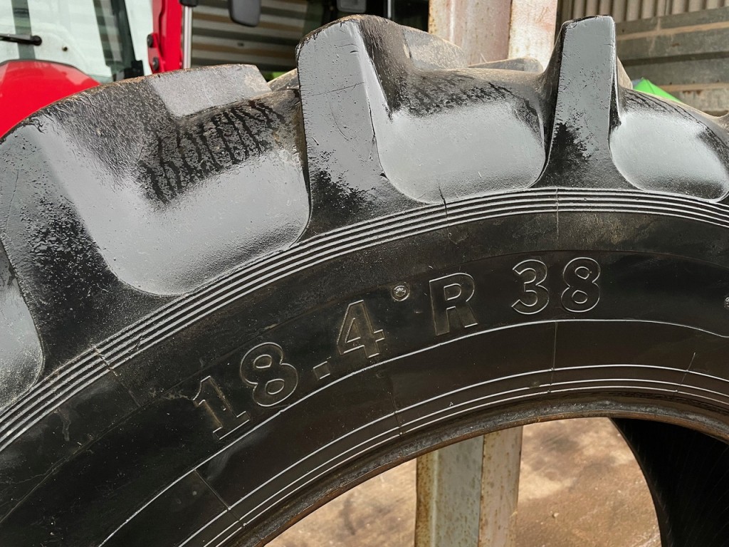 1x Uniroyal 18.4/38 tyre 80-90%