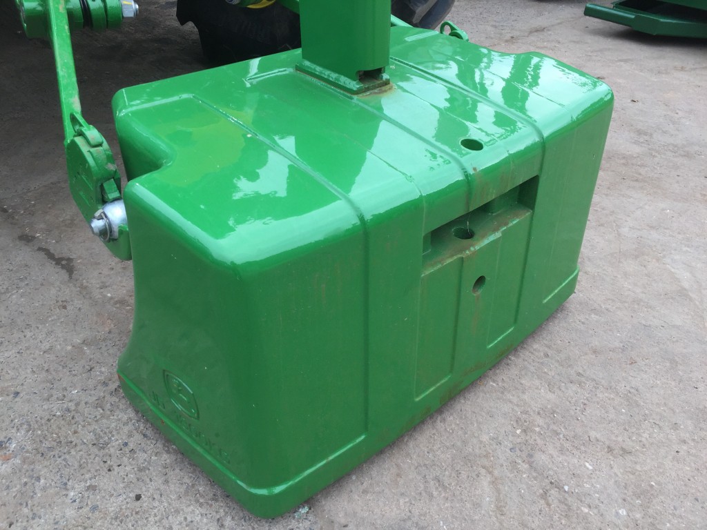 John Deere 1800kg big pack weight, as new, fitted with top link bracket