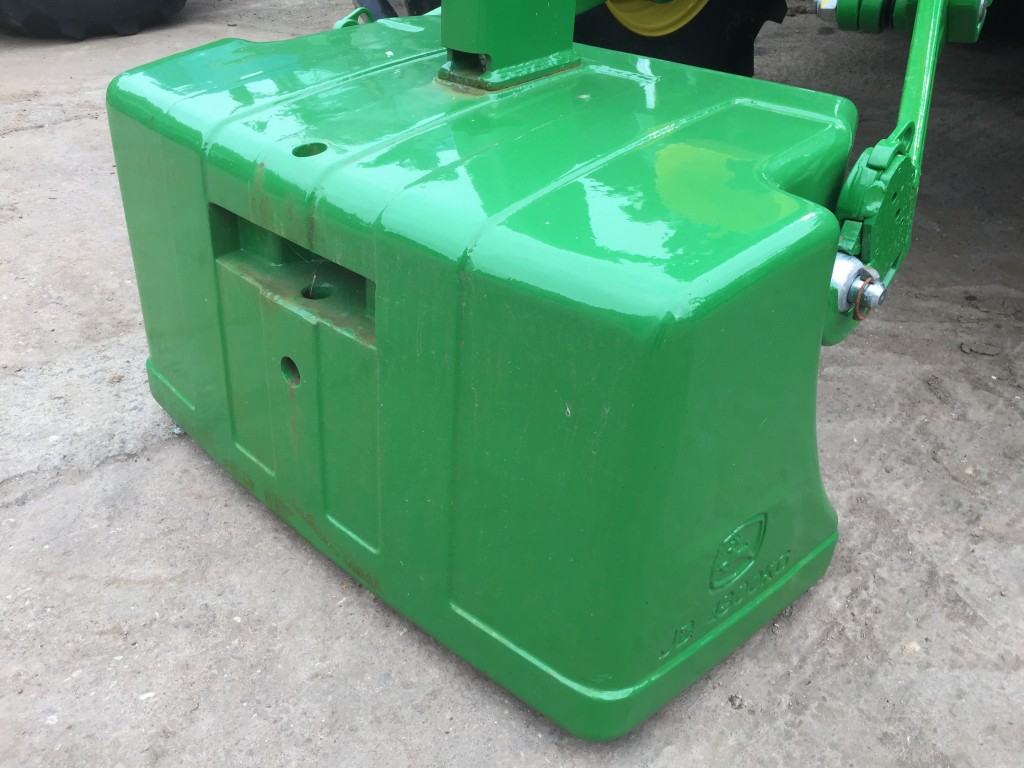 John Deere 1800kg big pack weight, as new, fitted with top link bracket