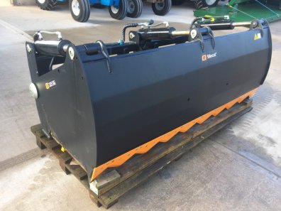 Quicke 225 silocut shear grab, new, 7ft 6 wide, choice of bolt on hooks, three ram