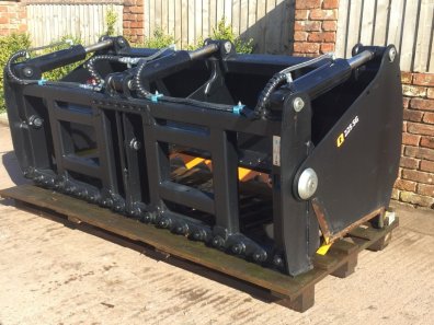 Quicke 225 silocut shear grab, new, 7ft 6 wide, choice of bolt on hooks, three ram