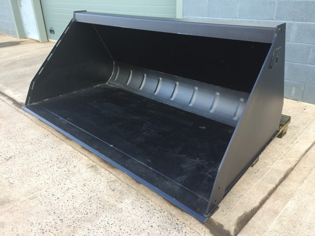Quicke 240GLhhh Bucket, new, 7ft 6 wide, choice of bolt on hooks, optional bolt on cutting edge, 1.7 cube