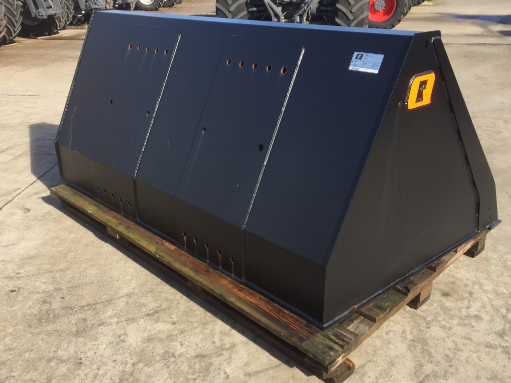 Quicke 240GXL+ Bucket, new, 7ft 6 wide, choice of bolt on hooks, optional bolt on cutting edge, 2.1 cube