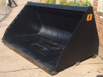Quicke 240GXL+ Bucket, new, 7ft 6 wide, choice of bolt on hooks, optional bolt on cutting edge, 2.1 cube