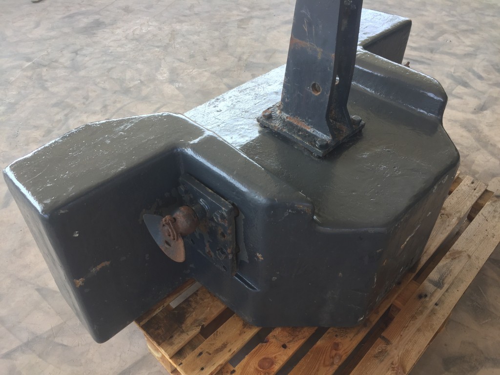 Fendt 1800kg weight block, 3 point linkage mounted