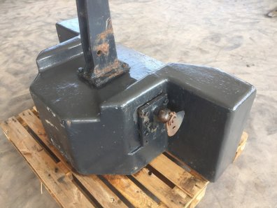 Fendt 1800kg weight block, 3 point linkage mounted
