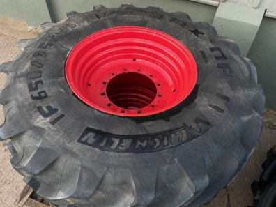 2x 710/85/38 + 2x 650/75/30 80% Michelin tyres, fitted to Fendt 900 series wheels