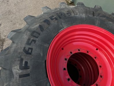 2x 710/85/38 + 2x 650/75/30 80% Michelin tyres, fitted to Fendt 900 series wheels