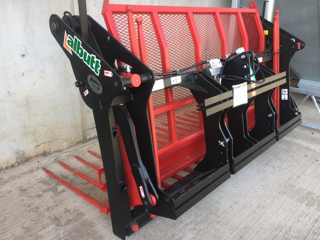 Albutt B809PP push off buckrake, new, 9ft wide, 16 + 4 kv tines, three point linkage brackets