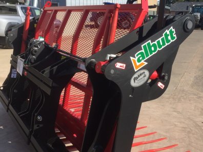 Albutt B809PP push off buckrake, new, 9ft wide, 16 + 4 kv tines, three point linkage brackets