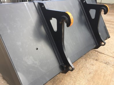 Quicke 2023HDX bucket, Volvo BM hooks, 7ft 6 wide, this bucket will hold approx. 1450kg of wheat