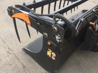 Quicke 230 Multibenne bucket grab, used, 7ft 6 wide, Euro hooks