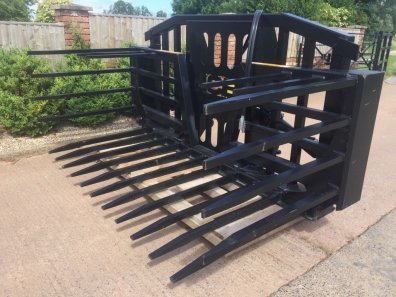 JCB folding fork, NEW, 14ft wide, hydraulic folding, Volvo hooks