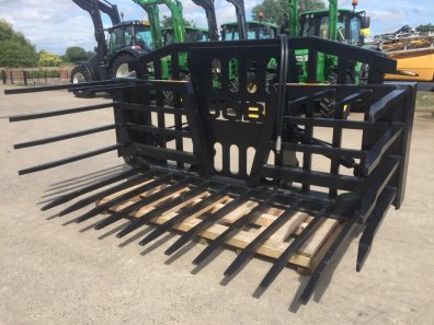 JCB folding fork, NEW, 14ft wide, hydraulic folding, Volvo hooks