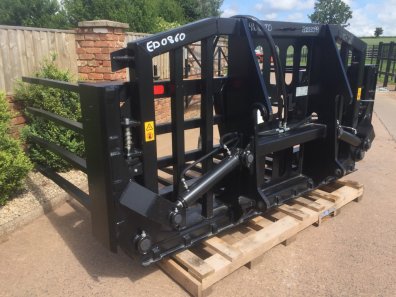 JCB folding fork, NEW, 14ft wide, hydraulic folding, Volvo hooks