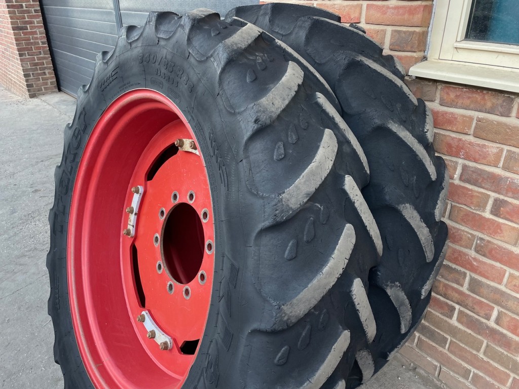 2x 380/90/50 + 2x 340/85/36 tyres fitted to Fendt 700 series rims