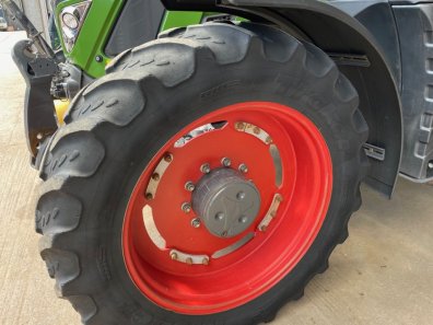 2x 380/90/50 + 2x 340/85/36 tyres fitted to Fendt 700 series rims