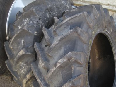 2x 480/65/28 Pirelli tyres 95%