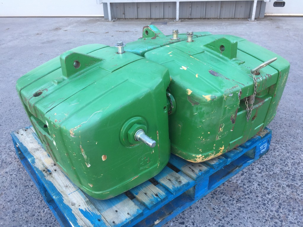 John Deere 900kg weight block, used