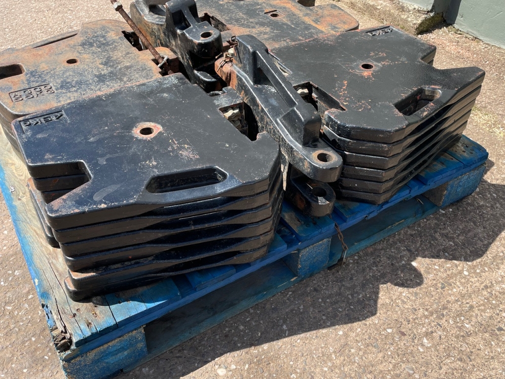 Massey Ferguson 45kg front weights, 10x45kg front weights with centre towing weight