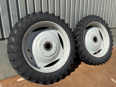 2x 13.6/48 + 2x 11.2/36 Alliance row crop wheels, will fit an MF 6290, MF 6480, MF 7618 and JD 6900 tractors