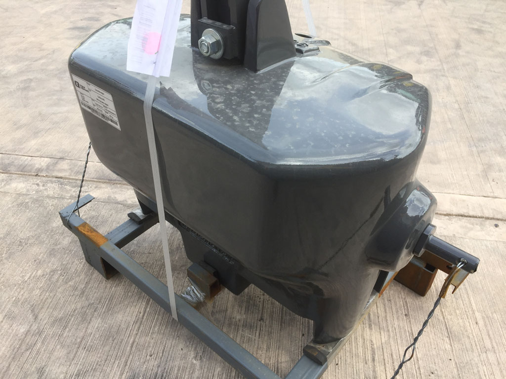 Quicke 900kg weight block, three point linkage mounted, compatible with 600kg extension, finished in grey