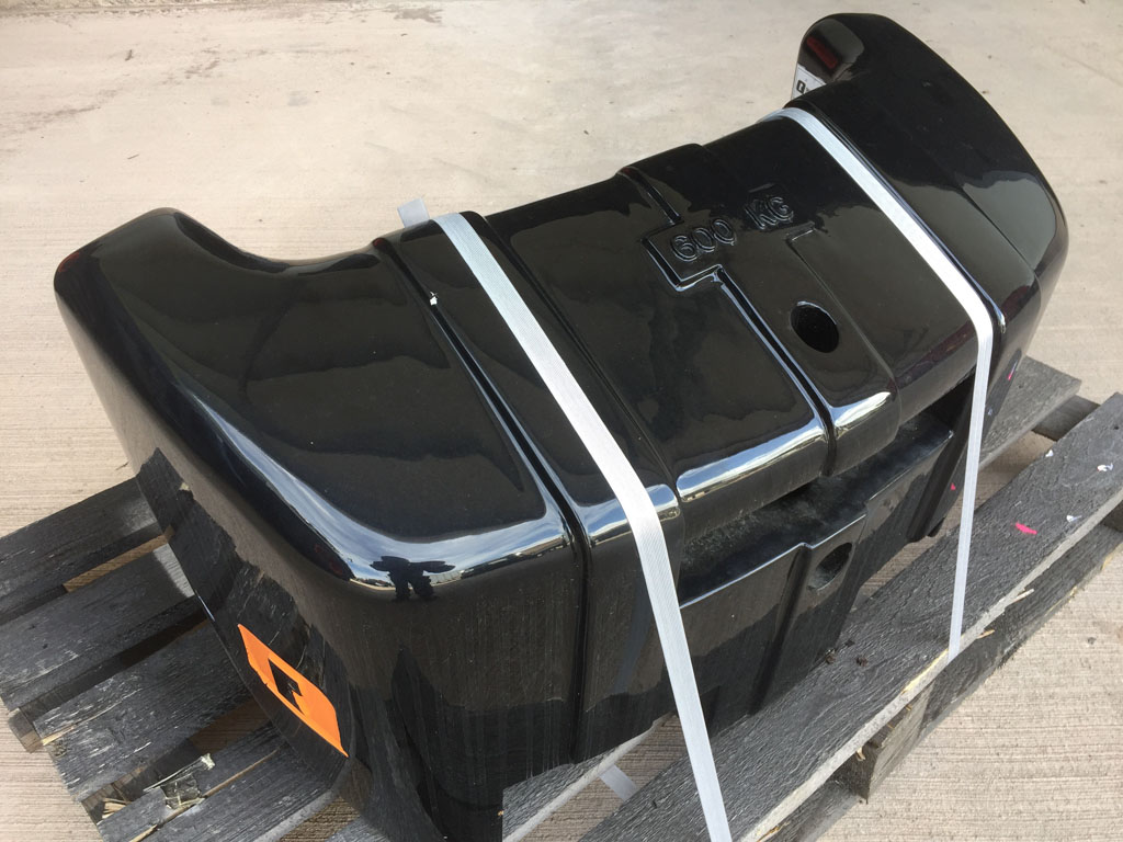 Quicke 600kg extension weight, compatible with 900kg weight block, finished in black